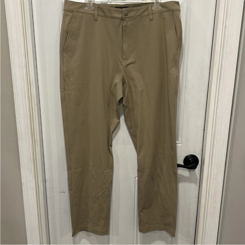 Quince Men's Protech Golf Pant, Sand Dune Tan, 36x30 Stretch, Moisture Wick NWT